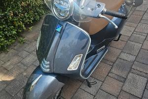 Vespa 300 gts hpe