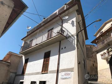 ABRUZZO Appartamento Corcumello Capistrello 75mq