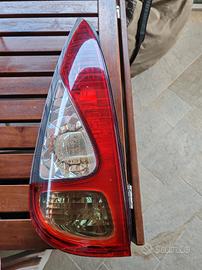 Faro Toyota Yaris Verso 