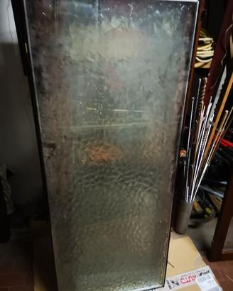 nr. 1 finestra e telaio in legno