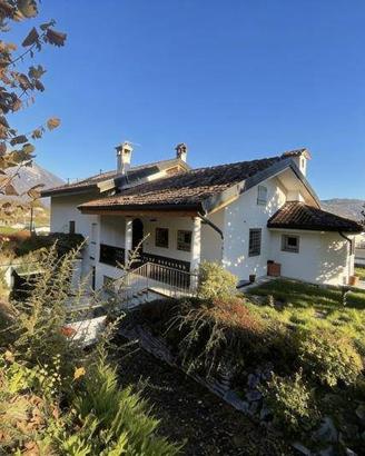 Immobile in asta di 666 m² con 4 locali e box auto