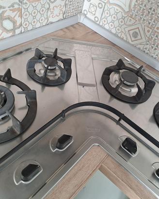 Piano cottura Franke angolare e cappa Airone inox