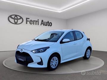 TOYOTA Yaris 1.5h active