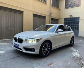 BMW 118 i 5p. LUXURY NAVI-PELLE!!!