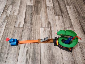 Hot Wheels Attacco al Cobra Playset

