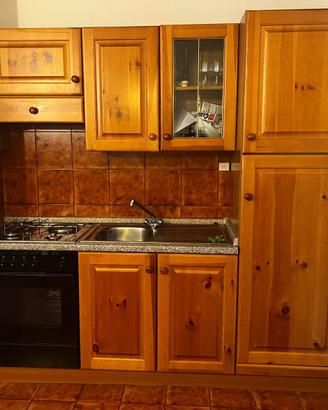  CUCINA COMPLETA E MOBILI LEGNO MASSELLO