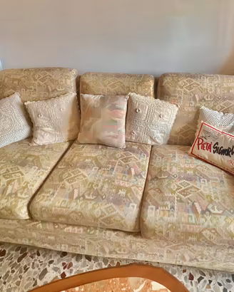 Set salotto completo 3+2 poltroni- buono stato