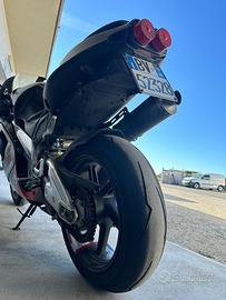 Aprilia rsv 1000