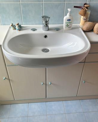 Arredo bagno con specchio