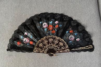 Ventaglio antico con pizzo