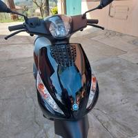 Scooter Piaggio Zip 50