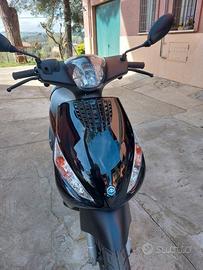 Scooter Piaggio Zip 50