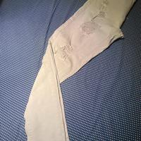 Pantalone elasticizzato con strappi
