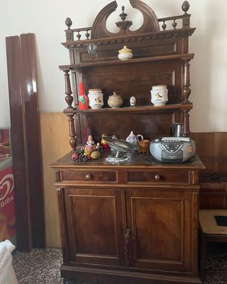 Piattaia con credenza