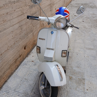 Vespa bianca anni 80 perfettamente funzionante