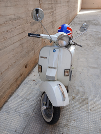 Vespa bianca anni 80 perfettamente funzionante