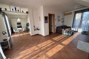 Appartamento di 105 m² con 4 locali e box auto a M