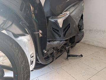  Kymco - People S 125 incidentato 