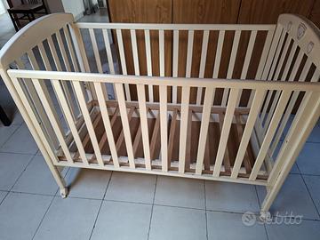 Lettino bambino con sponde e ruote + cassettiera