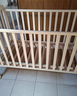 Lettino bambino con sponde e ruote + cassettiera