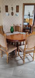 Tavolo in legno anni 50/60 con sei sedie