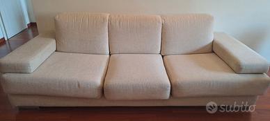 Divano Chateau d'Ax beige in tessuto