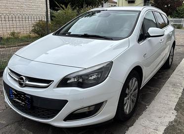 Opel Astra Sport Tourer 1600 CDTI (2014)