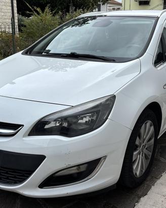 Opel Astra Sport Tourer 1600 CDTI (2014)
