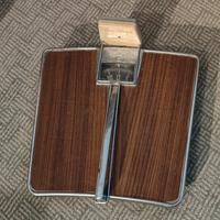 Bilancia pesapersone e misurazione altezza 