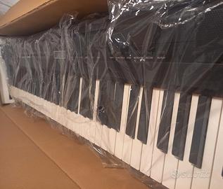 Pianoforte digitale nuovo.