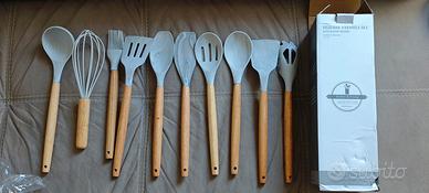 Set utensili da cucina NUOVI in silicone