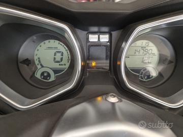 X max 250 momo design