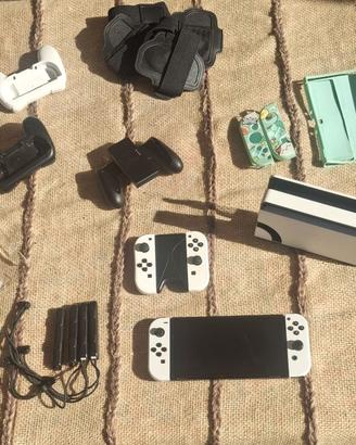 Nintendo Switch OLED -  Completa di Accessori