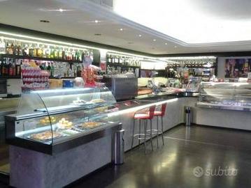 Attività / Licenza di 300 m² con più di 5 locali a