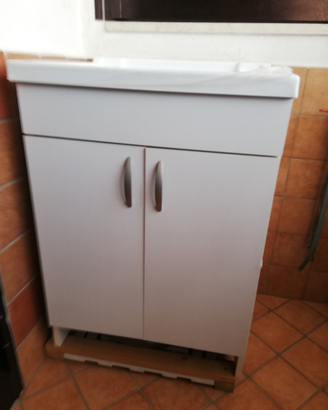 Lavatoio sia da esterno che interno con mobile