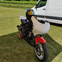 Honda Cbr 250 R solo pista