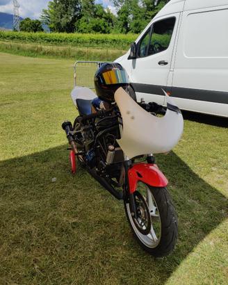 Honda Cbr 250 R solo pista