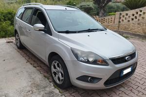 Ford Focus 1.6 benzina gpl