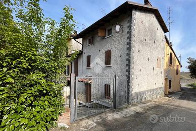 CASA SEMINDIPENDENTE A SANTA MARIA DELLA VERSA