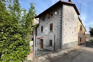 CASA SEMINDIPENDENTE A SANTA MARIA DELLA VERSA