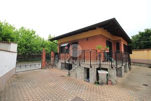 VILLA SINGOLA A BRANDIZZO