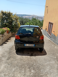 Toyota yaris v v t