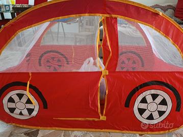 piscina di palline a forma di macchinina 