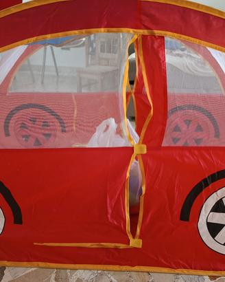 piscina di palline a forma di macchinina 