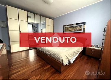 VILLA A SCHIERA D'ANGOLO A CREMA