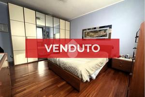 VILLA A SCHIERA D'ANGOLO A CREMA