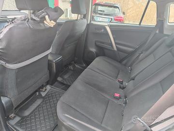 suv Toyota RAV 4  turbo diesel anno2015. €13000 