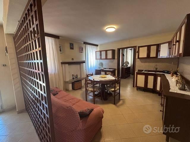 Rustico / Casale di 179 m² con più di 5 locali e b - Altro