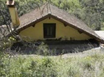 Immobile in asta di 212 m² con 4 locali a Apricale