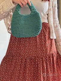 Borsetta all’uncinetto realizzata a mano
